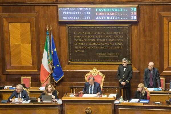 25 aprile, Senato approva mozioni maggioranza e opposizione