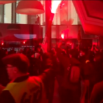 Parigi, manifestanti irrompono nella sede della Borsa