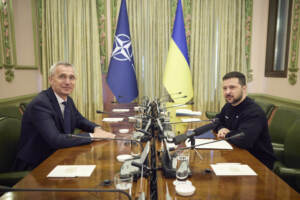 Ucraina, Stoltenberg: “Il futuro di Kiev è nella Nato”