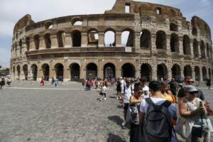 Roma, turisti in centro nel giorno di Ferragosto