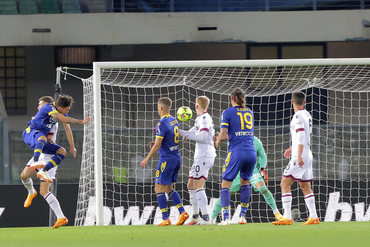 Verona-Bologna 2-1, Verdi riaccende la lotta salvezza
