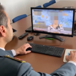 Varese, truffava clienti e non pagava tasse: denunciata cartomante