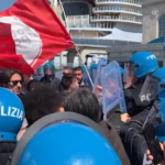 Migranti, a Napoli contestato Piantedosi: lancio ortaggi e cariche polizia