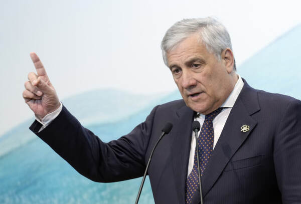 Sudan, Tajani: “Situazione preoccupante, circa 200 gli italiani nel paese”