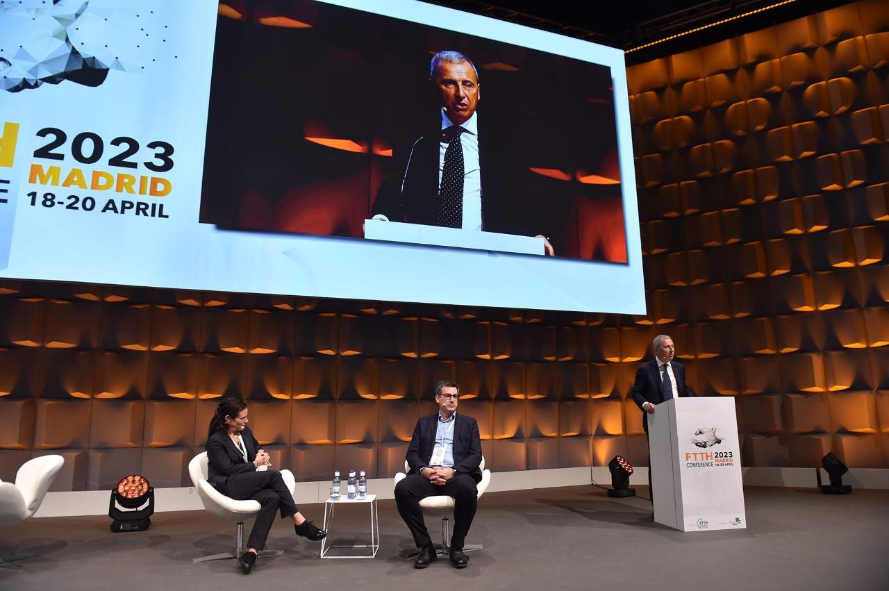 Tlc: ancora bassa adozione Ftth. Open Fiber: “Europa acceleri switch off rame e guidi transizione verde”