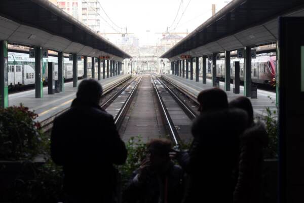 Sciopero dei treni, disagi per i pendolari di Trenord