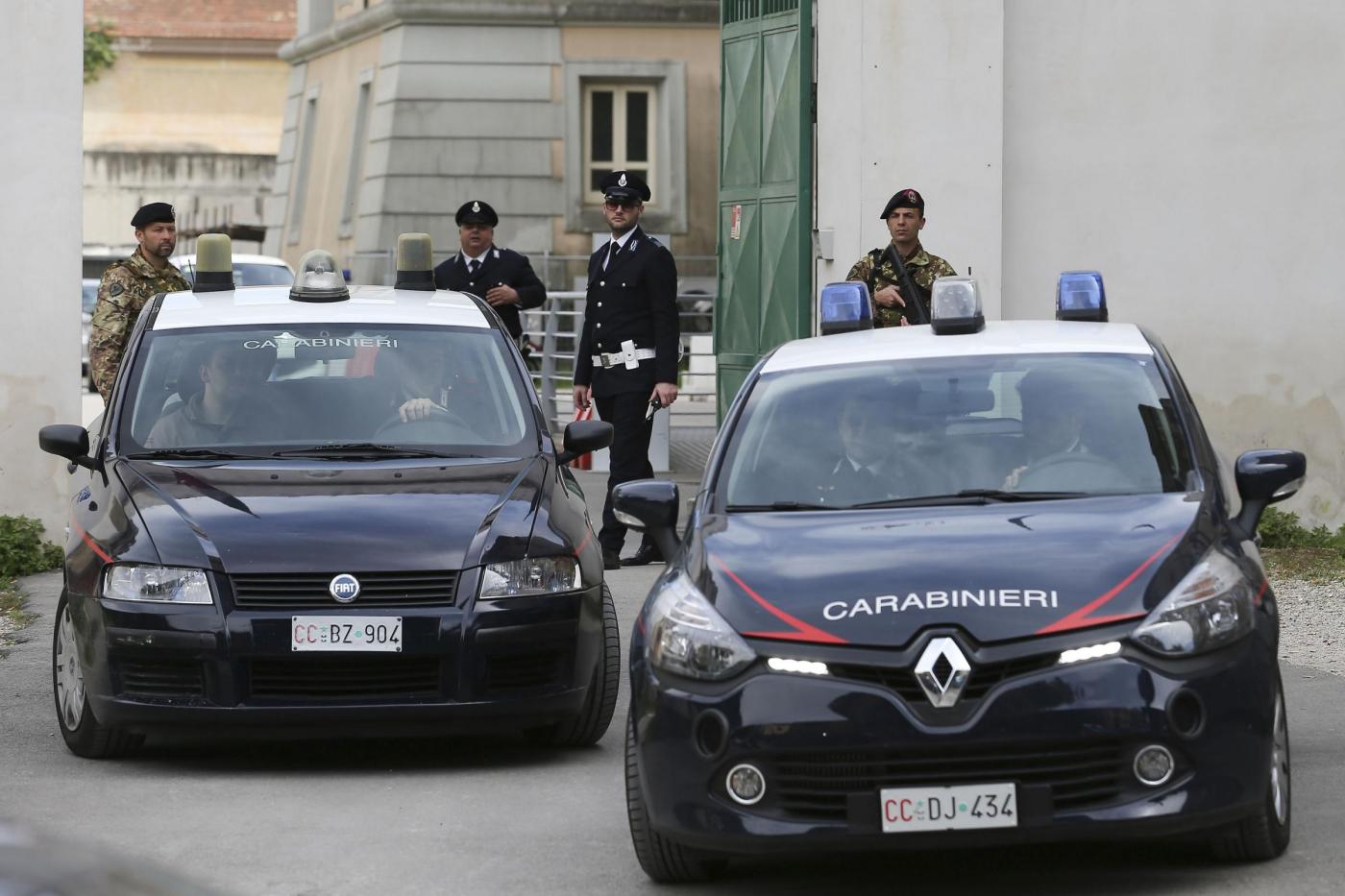 Napoli, bimba travolta da auto: madre non ha la patente