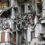 Ucraina, missili russi su Kharkiv: colpiti edifici civili