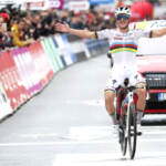 Ciclismo, Evenepoel vince Liegi-Bastogne-Liegi