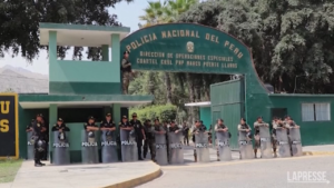 Perù, l’ex presidente Toledo portato in carcere a Lima