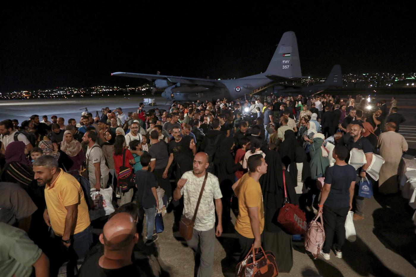 Sudan, evacuati gli italiani: violata più volte la tregua umanitaria