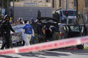 Gerusalemme, auto travolge passanti: 8 feriti