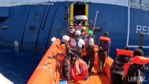 Migranti, 75 naufraghi soccorsi da Geo Barents: il video del salvataggio