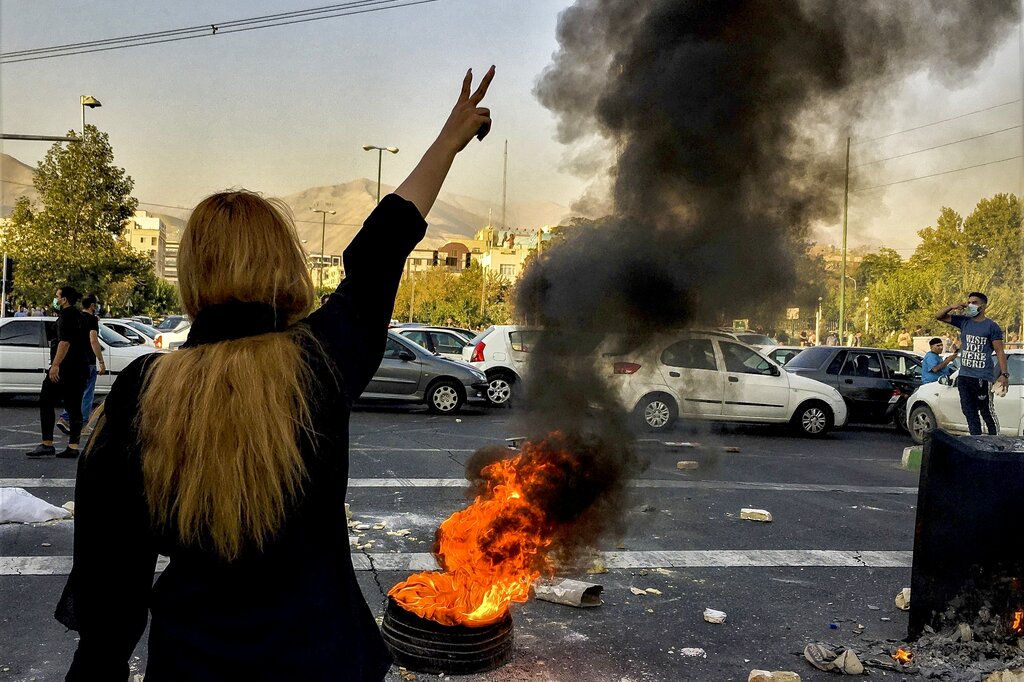 Iran, Hrw: “Polizia ha torturato e abusato di minorenni”