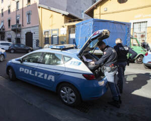 Milano - Lite tra ciclista e automobilista finita in accoltellamento