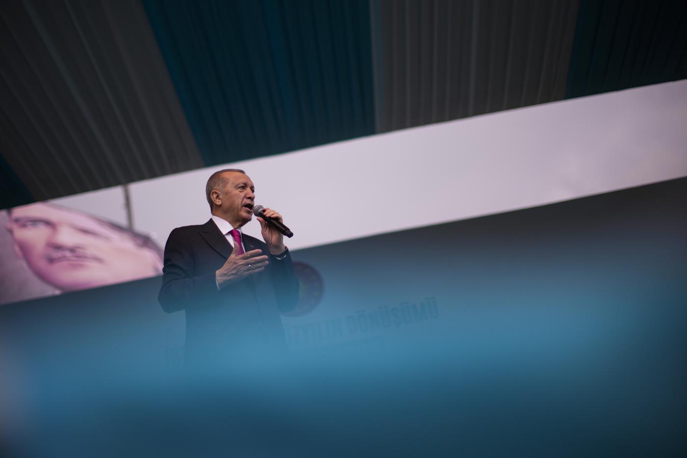 Erdogan, malore in diretta tv: cancellati gli impegni