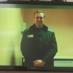 Russia, Navalny compare in tribunale a Mosca