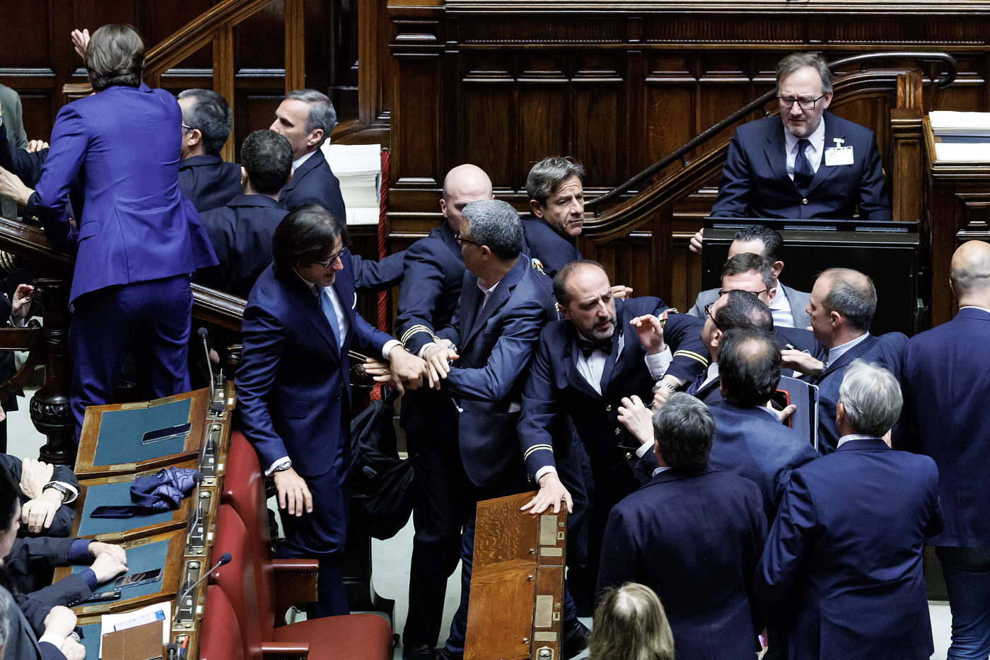 Def, si vota in Aula: approvata risoluzione alla Camera