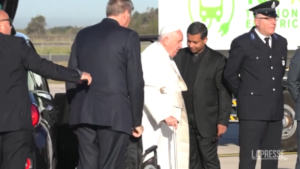 Papa in Ungheria, la partenza da Fiumicino