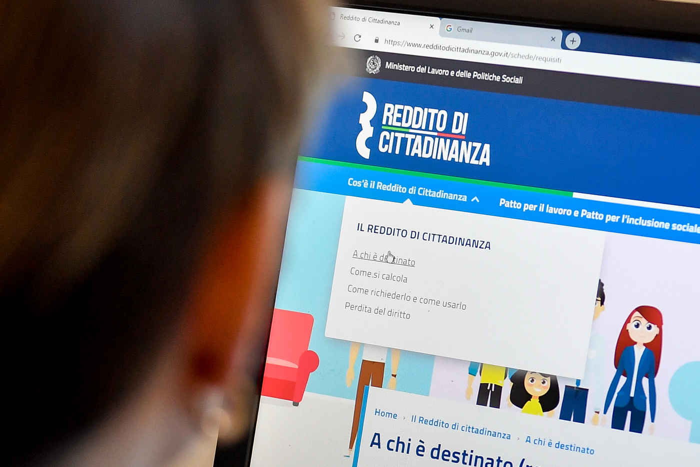 Reddito cittadinanza, sms di stop per 33mila percettori