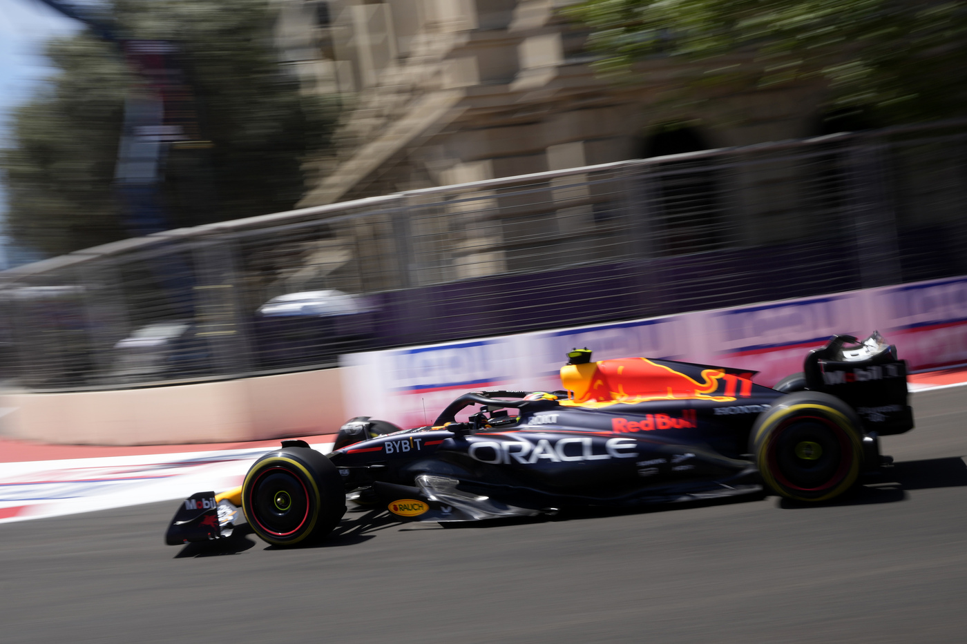 F1, Perez vince gara sprint in Azerbaigian F1, Perez vince gara sprint in Azerbaigian