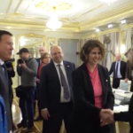 Ucraina, il presidente Zelensky incontra gli investitori a Kiev