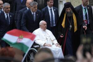 Papa in Ungheria incontra rifugiati: “Grazie per aver accolto ucraini”