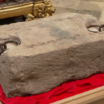 Re Carlo III, arrivata a Londra la Pietra dell’Incoronazione