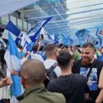 Fumogeni, cori e bandiere: a Fuorigrotta è pronta la festa scudetto del Napoli