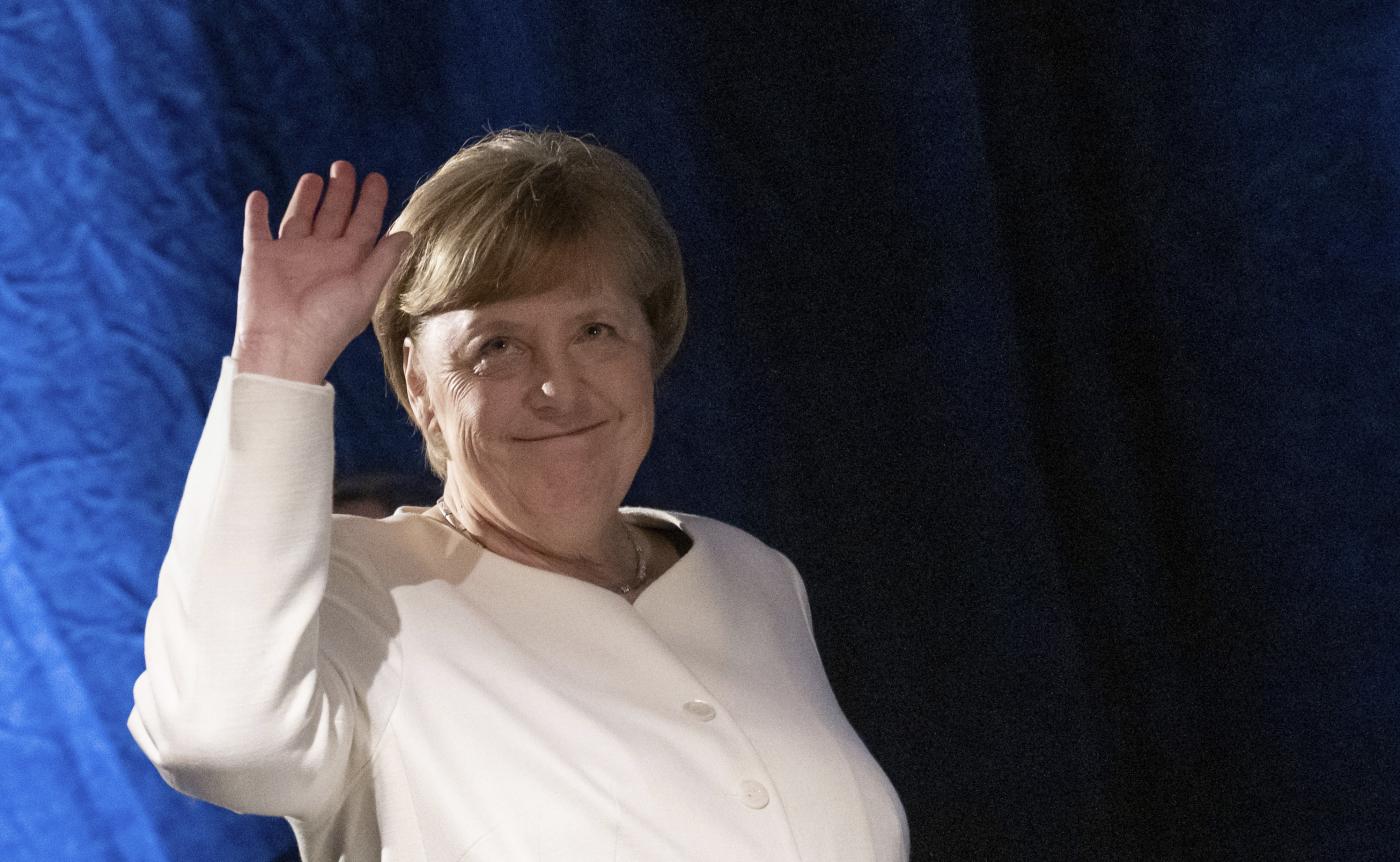 Ucraina, Merkel difende sua politica nei confronti Russia