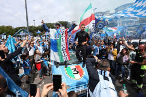 Scudetto Napoli, Tifosi già in festa in città per la grande festa scudetto