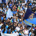 Napoli, lo scudetto resta a un passo ma in strada è marea azzurra