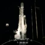 Spazio, il lancio del razzo SpaceX Falcon Heavy