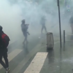 Primo maggio, proteste a Parigi: polizia usa lacrimogeni
