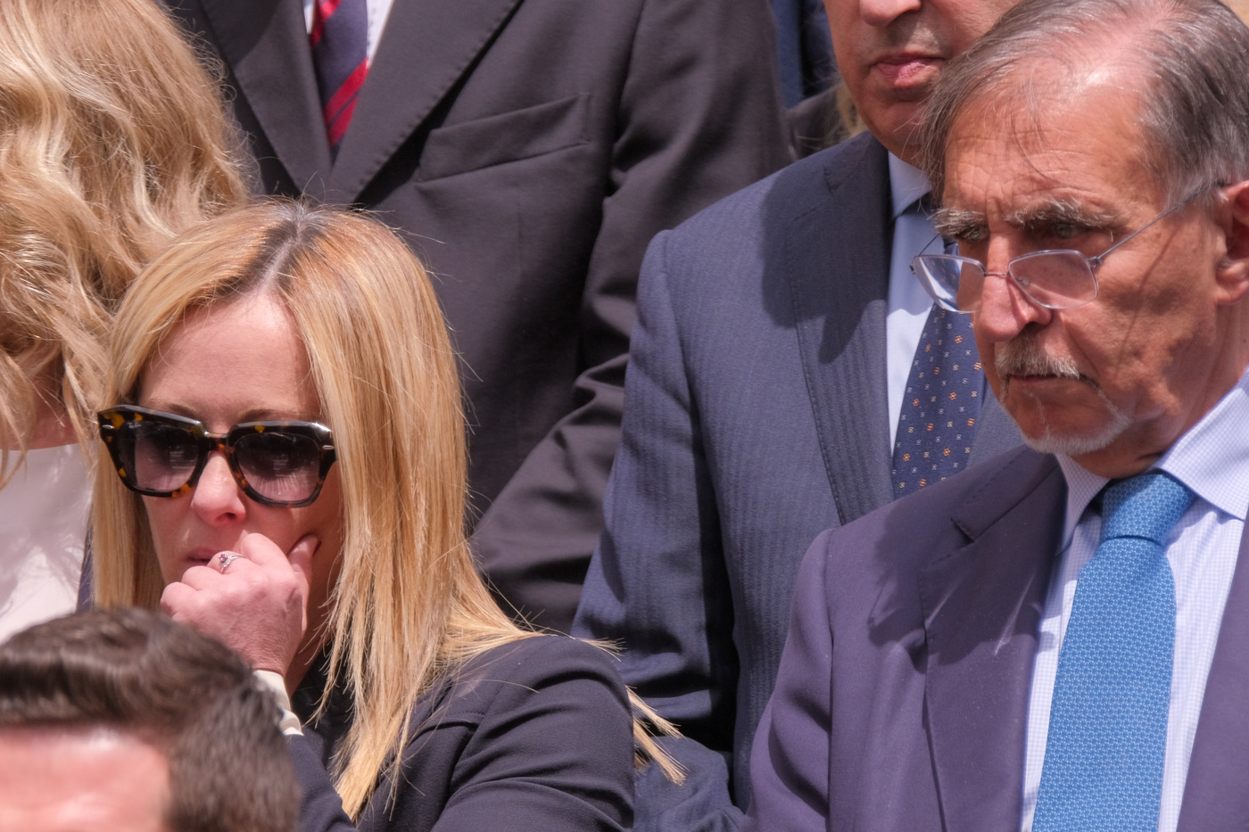 Augello, Meloni commossa ai funerali: “Sempre punto di riferimento”