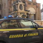 Bologna, controlli della Gdf nei locali della movida