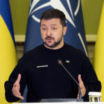 Ucraina, Zelensky a sorpresa a Helsinki