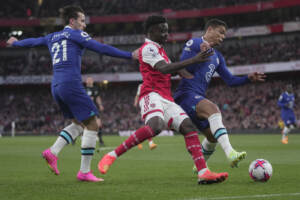 Arsenal beats Chelsea 3-1, takes league lead for now