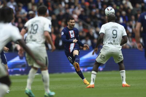 PSG suspends Messi for unapproved trip to Saudi Arabia