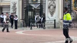 Londra, getta cartucce nel parco di Buckingham Palace: arrestato
