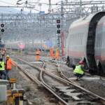 Firenze, treno svia da binari: maxi ritardi