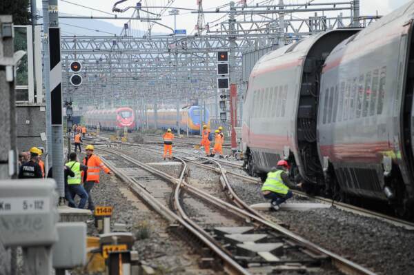 Firenze, deraglia il Roma-Bergamo ne pressi della stazione Castello