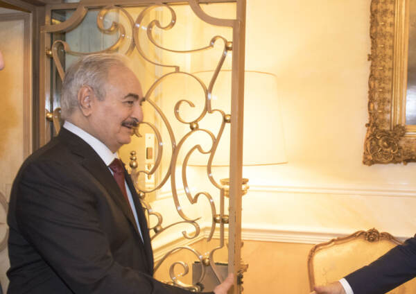 Il Presidente Conte riceve il generale libico Khalifa Haftar