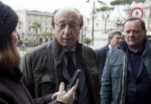 Luciano Moggi lascia la Corte di Cassazione dopo il rinvio della sentenza Calciopoli.