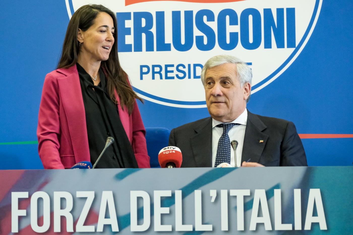 Milano, al via la convention di Forza Italia Milano, al via la convention di Forza Italia