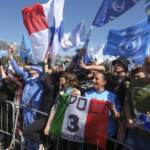 Scudetto Napoli, migliaia di tifosi accolgono squadra
