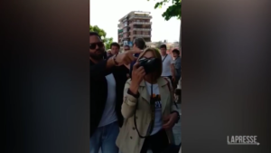 M5s, Conte aggredito in Toscana: il video dello schiaffo all’ex premier