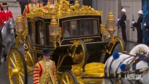 Re Carlo III, l’arrivo del sovrano a Westminster