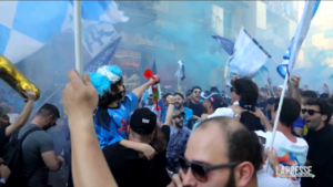 Napoli, continua la festa: gioia indescrivibile fuori dal Maradona