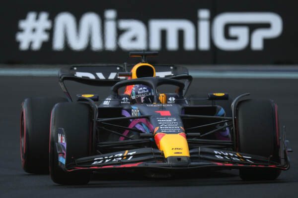 F1, Verstappen vince Gp Miami davanti a Perez
